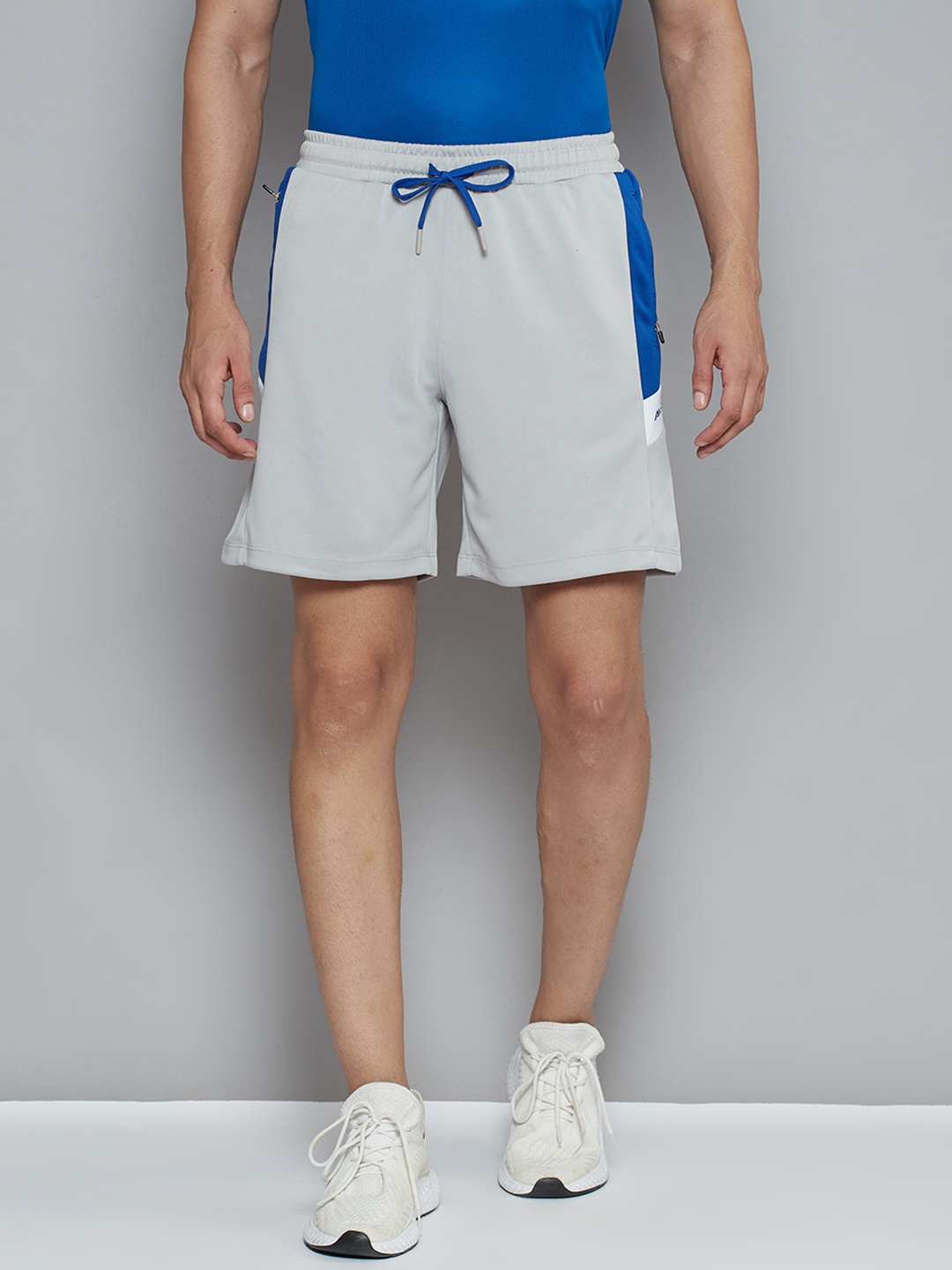 

Alcis Men Grey Solid Slim Fit Sports Shorts
