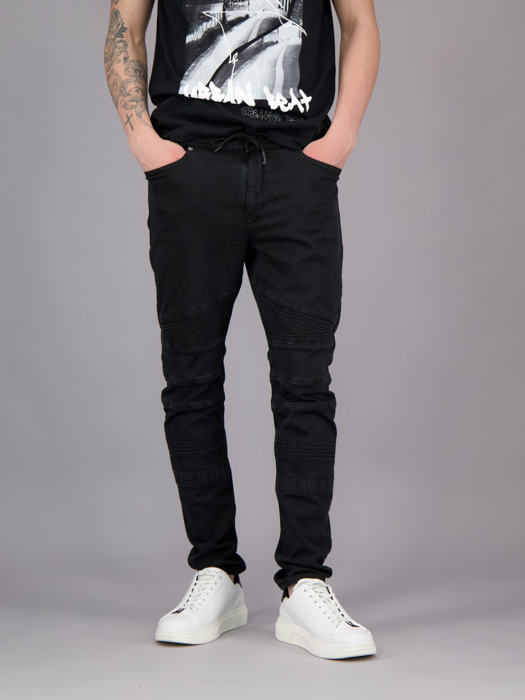 

FREESOUL Men Black Casual Trousers