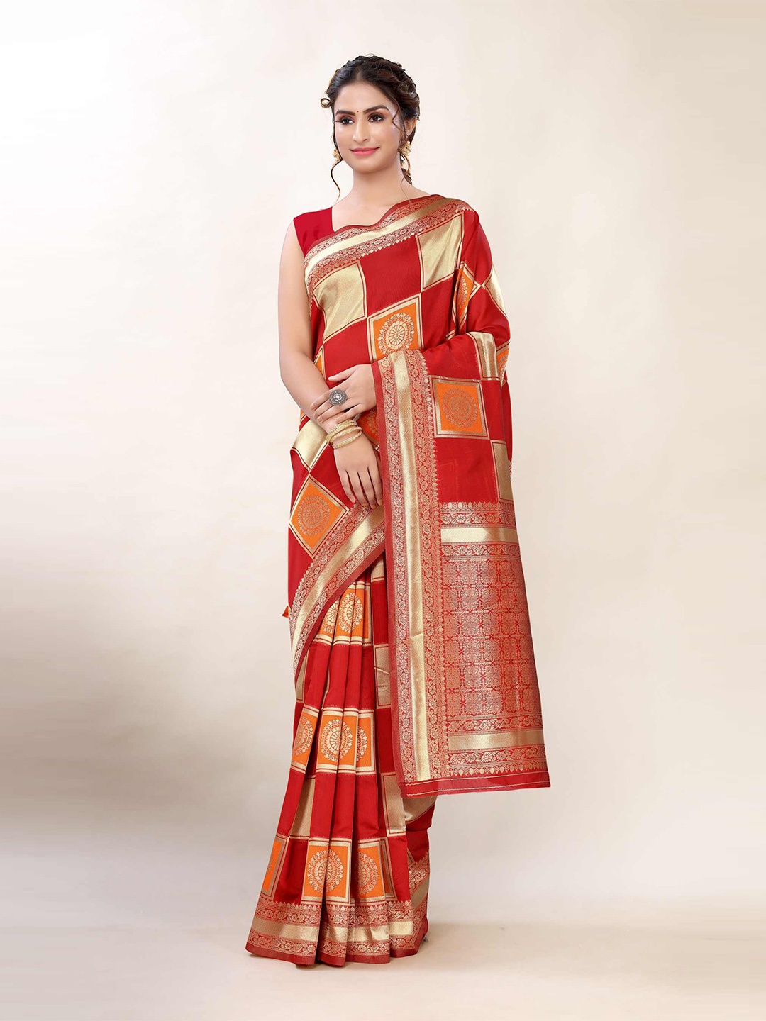

AADVIKA Red & Gold-Toned Checked Zari Banarasi Saree