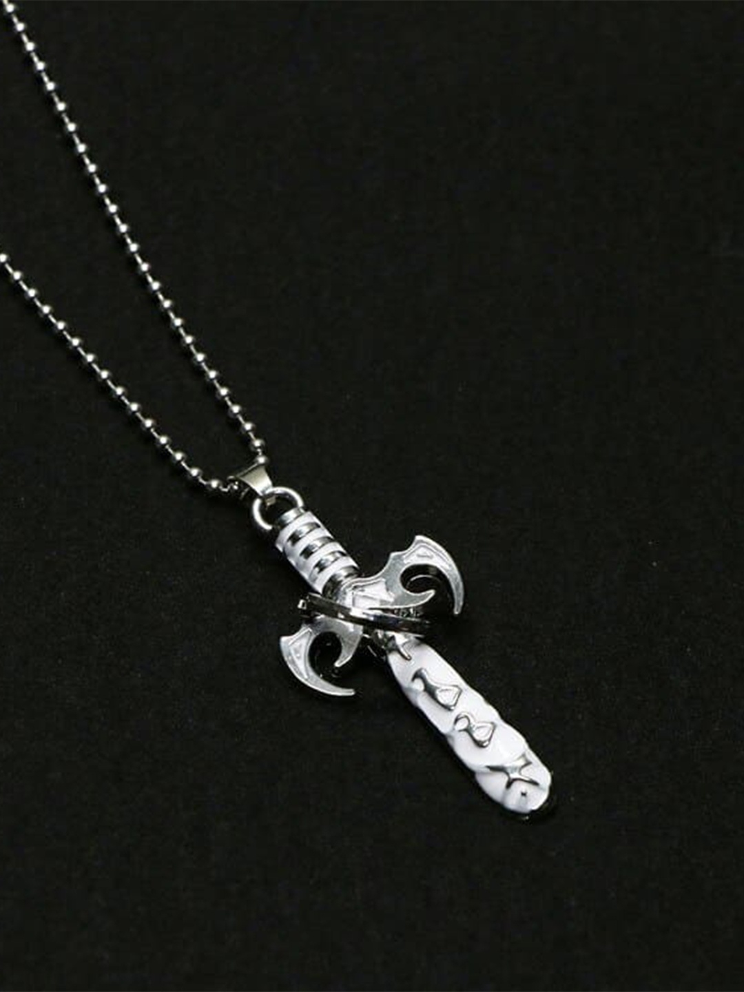 

Fashion Frill Unisex Silver-Toned Silver-Plated Necklace