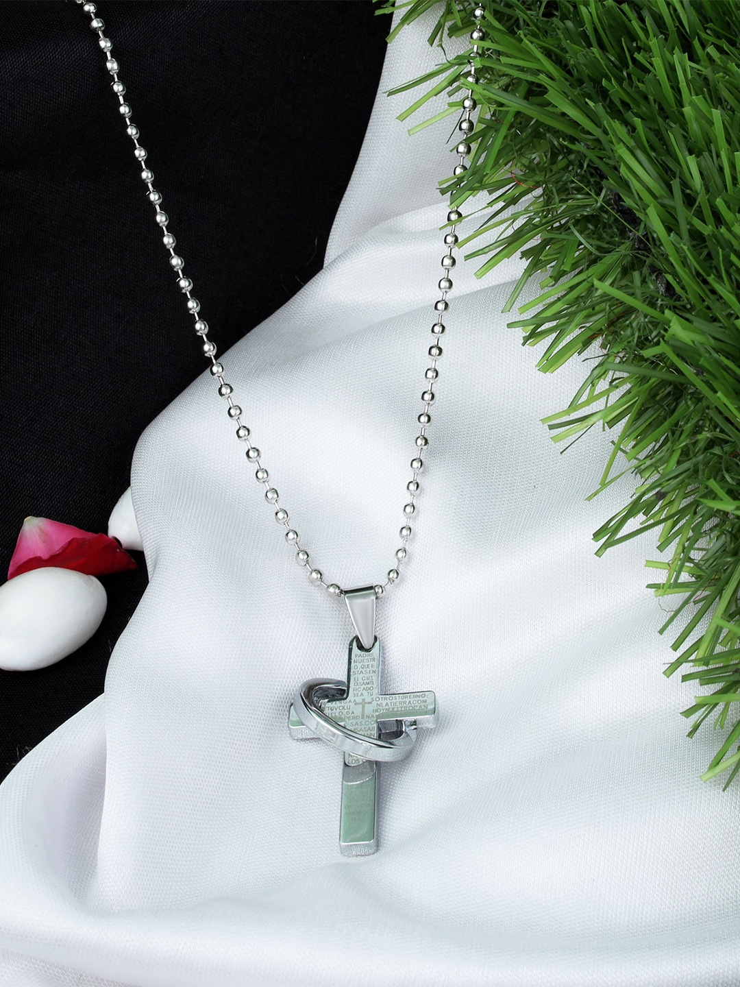 

Fashion Frill Unisex Silver-Toned Silver-Plated Necklace