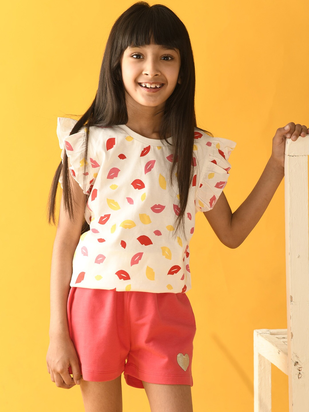 

Anthrilo Girls White & Pink Printed Cotton Top with Shorts