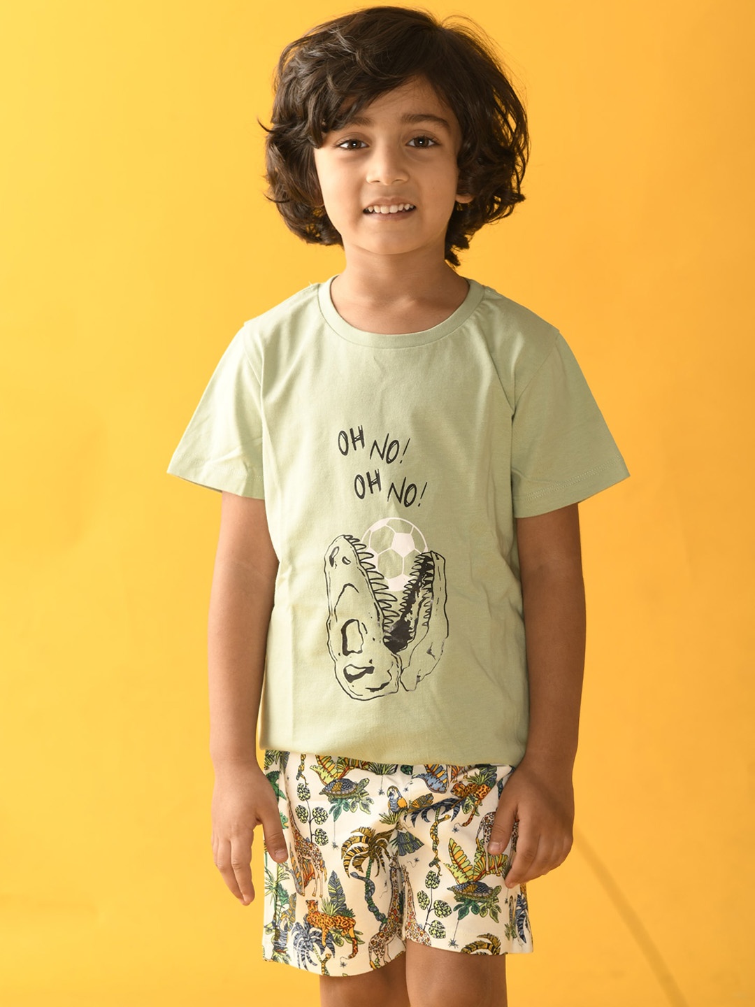 

Anthrilo Boys Green & White Printed T-shirt with Shorts