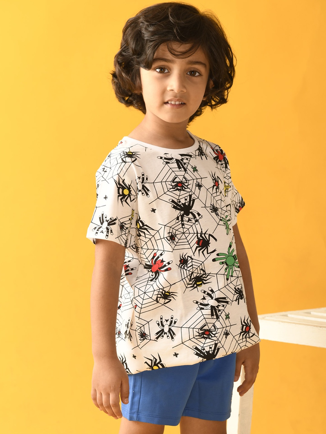 

Anthrilo Boys White & Blue Printed T-shirt with Shorts