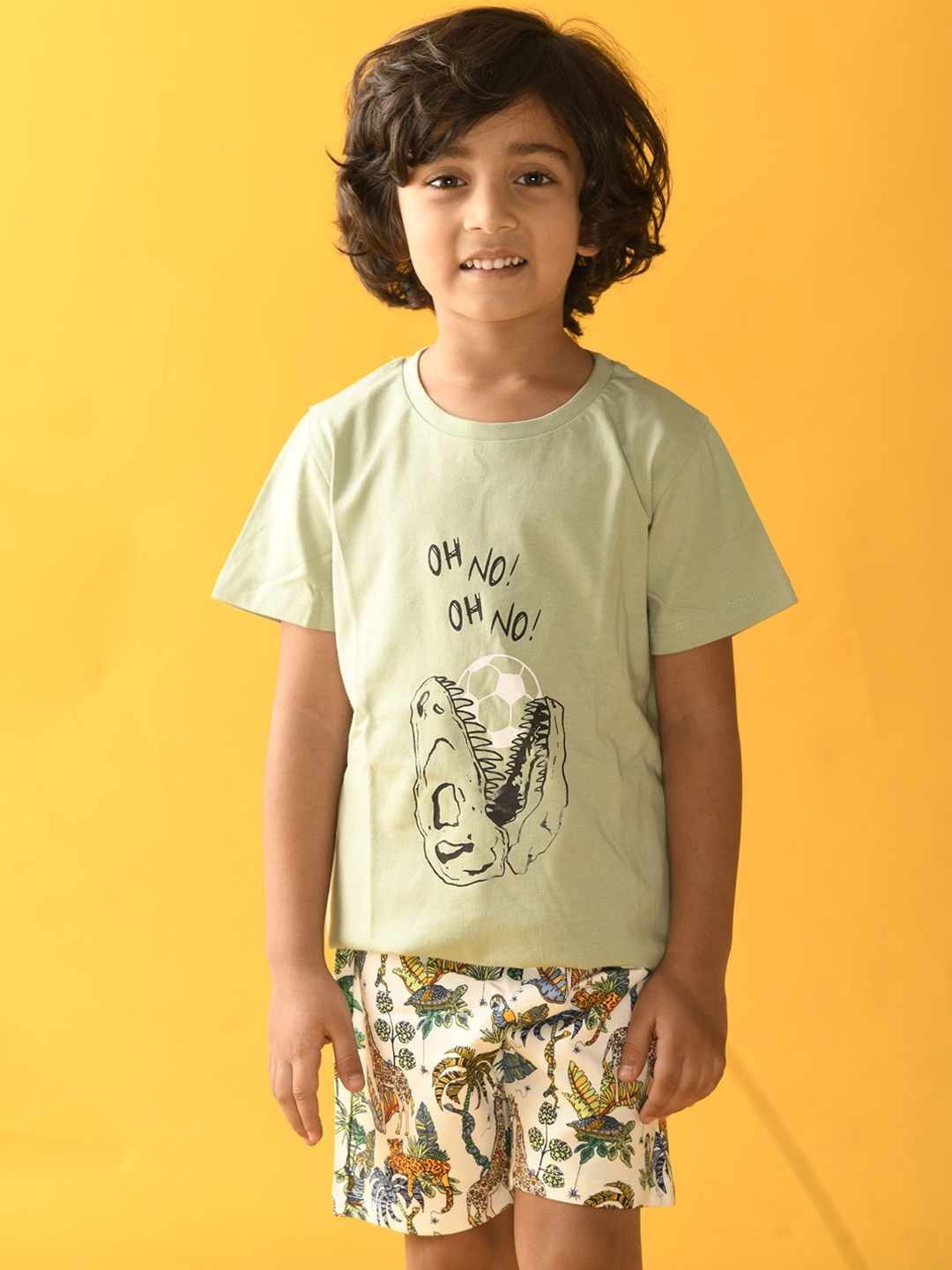 

Anthrilo Boys Green & White Printed T-shirt with Shorts