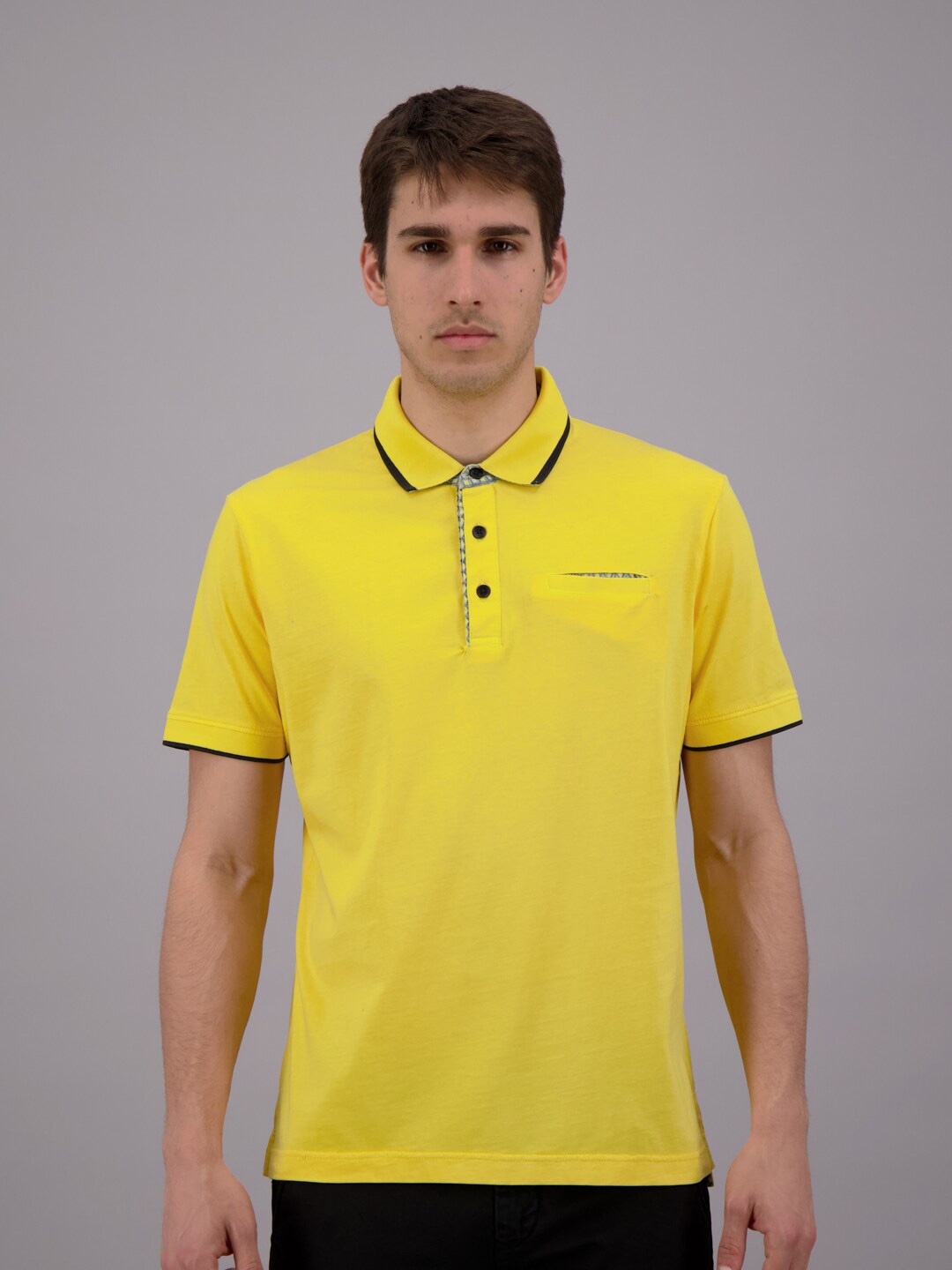 

FREESOUL Men Yellow Polo Collar T-shirt