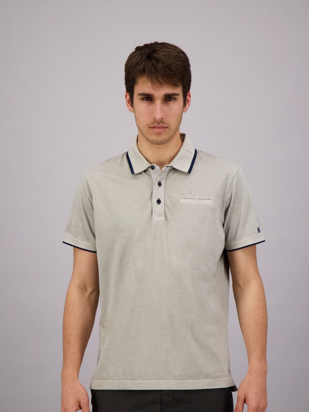 

FREESOUL Men Grey Polo Collar T-shirt