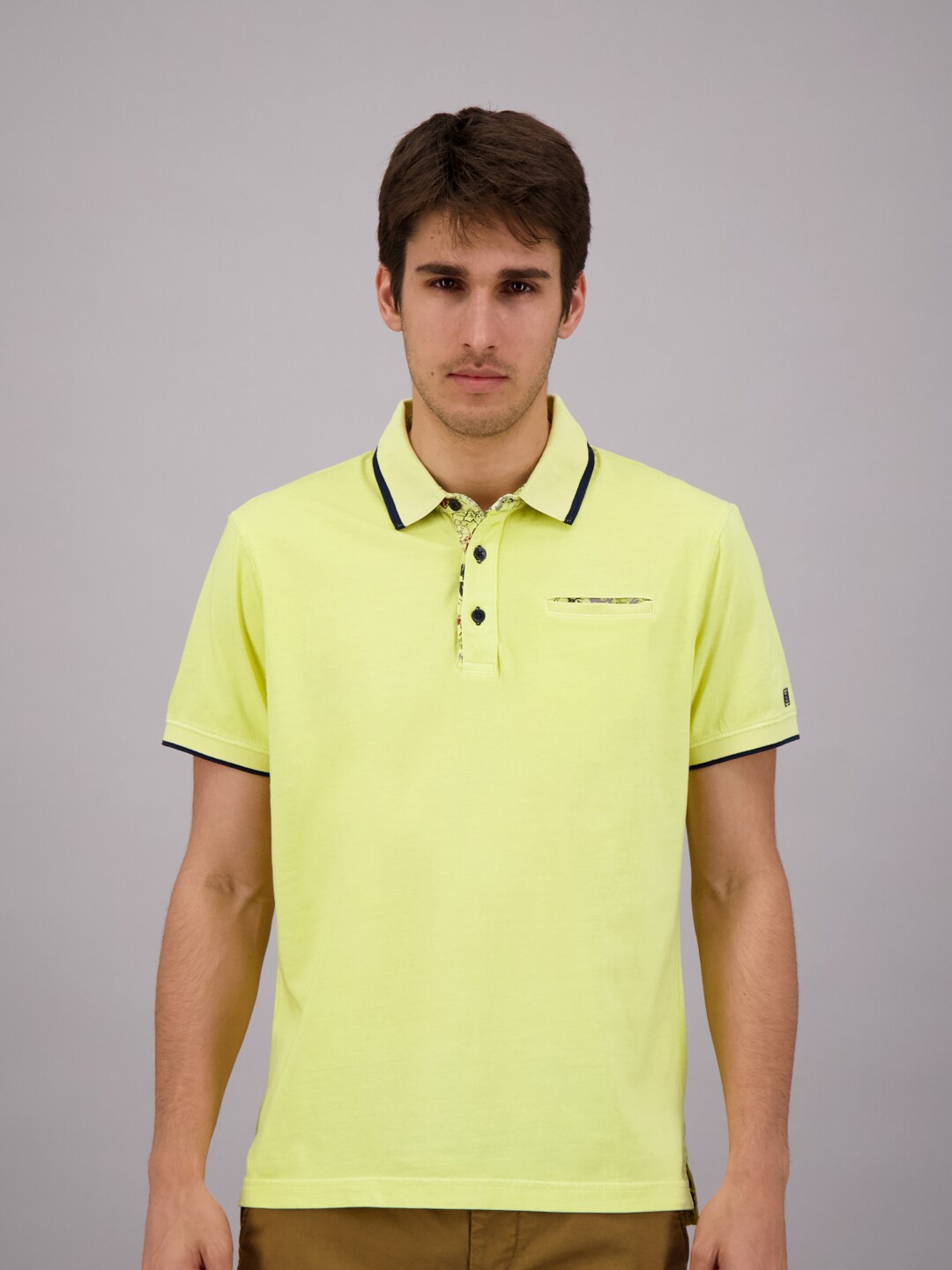 

FREESOUL Men Yellow Polo Collar T-shirt