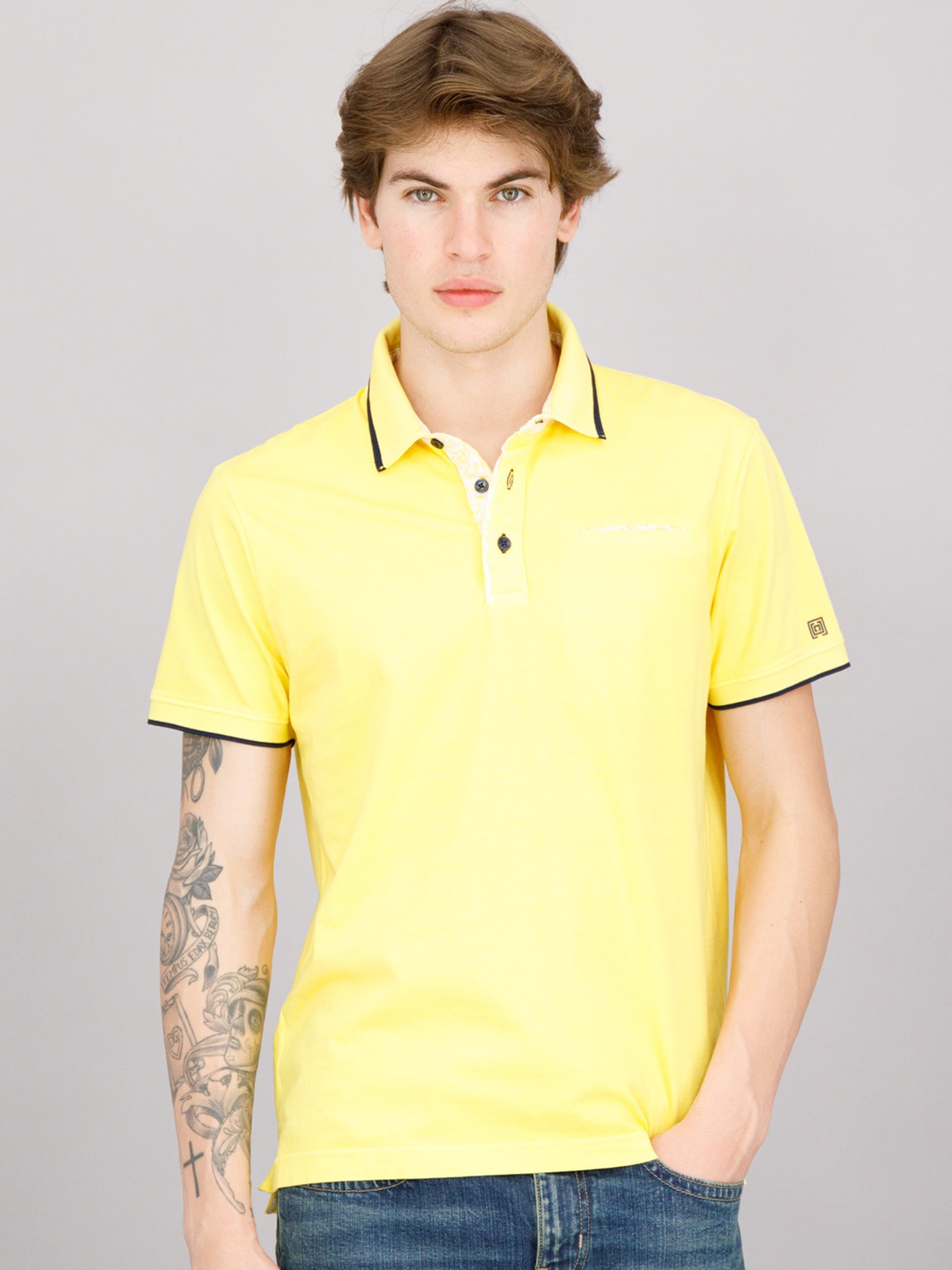 

FREESOUL Men Yellow Polo Collar T-shirt