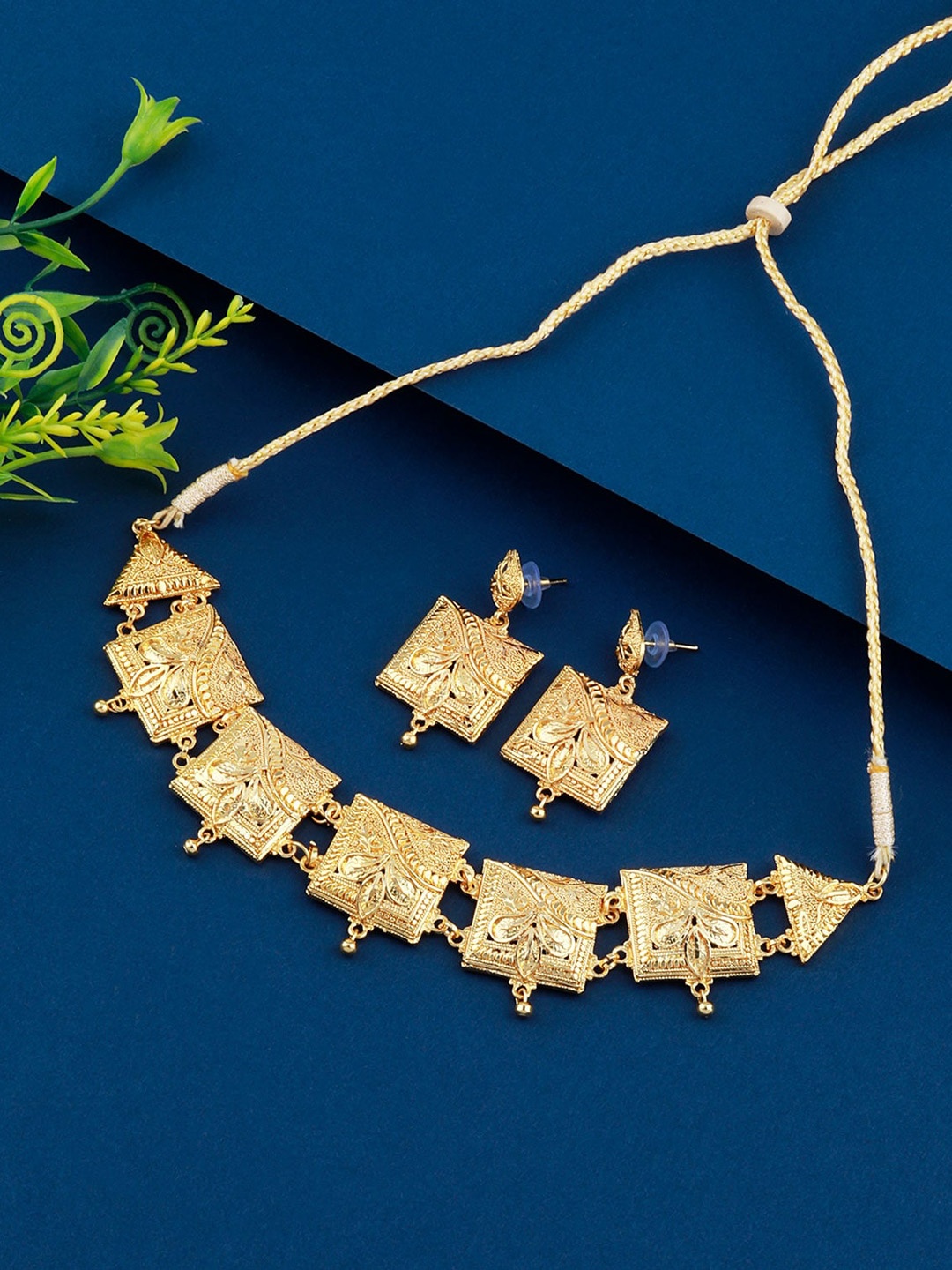 

Silver Shine Women Gold Plated Traditional Jewellery Set
