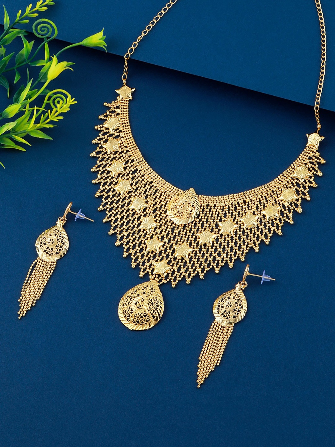 

Silver Shine Women Gold-Plated Traditional Jewellery Set