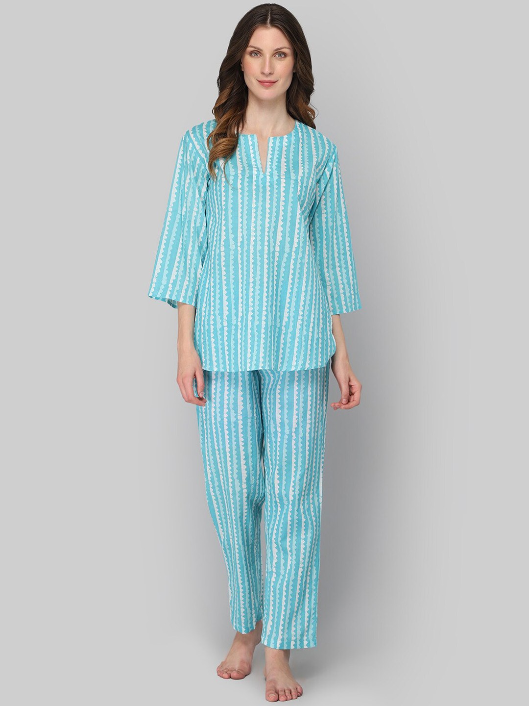

DRAPE IN VOGUE Women Blue & White Printed Night Suit