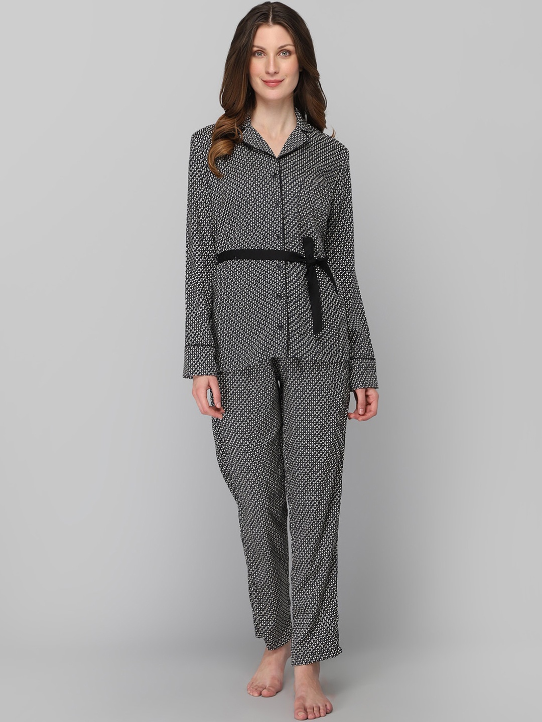 

DRAPE IN VOGUE Women Black & White Printed Night suit