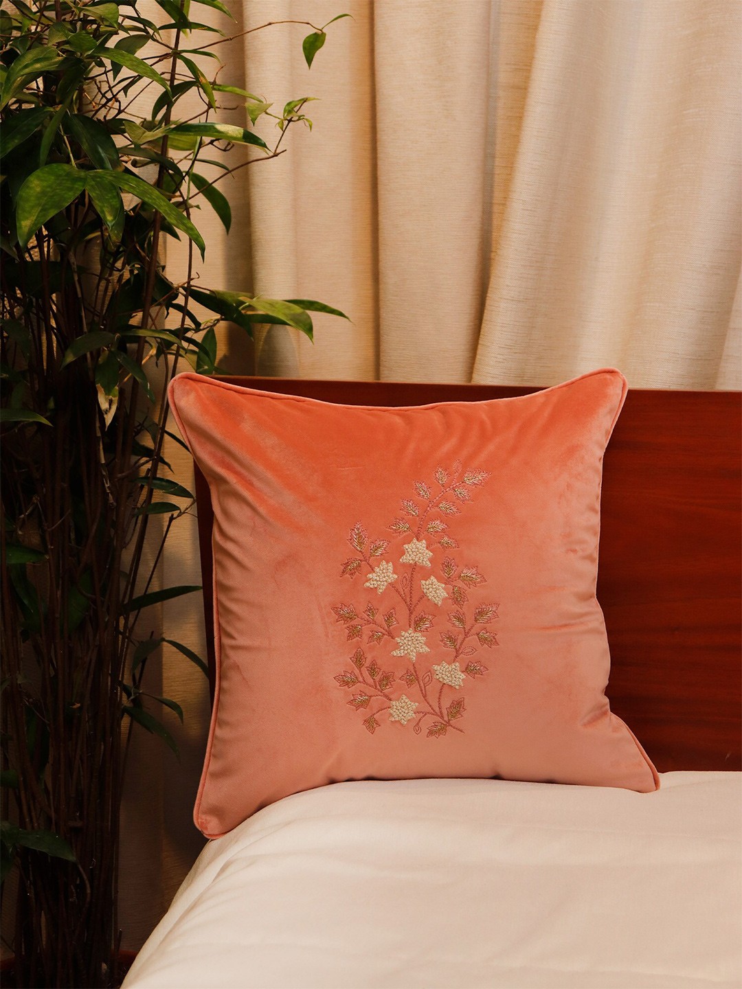 

ZEBA Pink Ethnic Motifs Velvet Square Cushion Covers