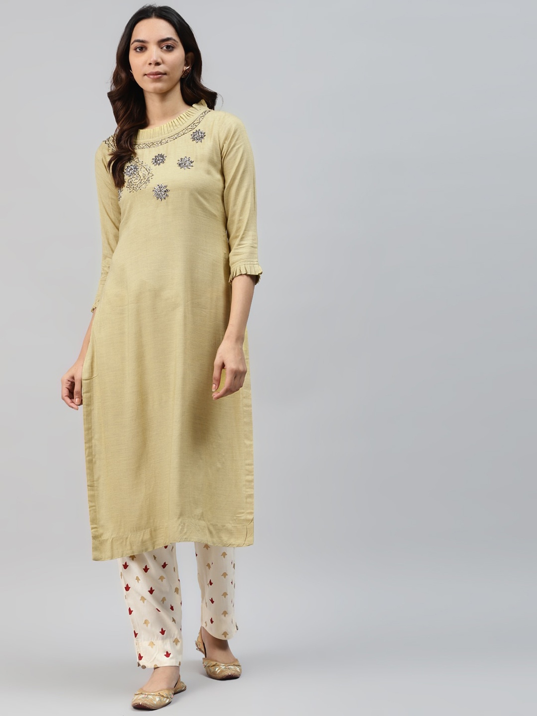 

HIGHLIGHT FASHION EXPORT Women Gold-Toned Embroidered Yoke Design Kurta