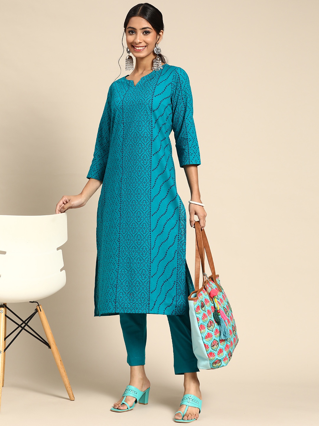 

Sangria Women Teal Ethnic Motifs Printed Pure Cotton Kurta with Trousers