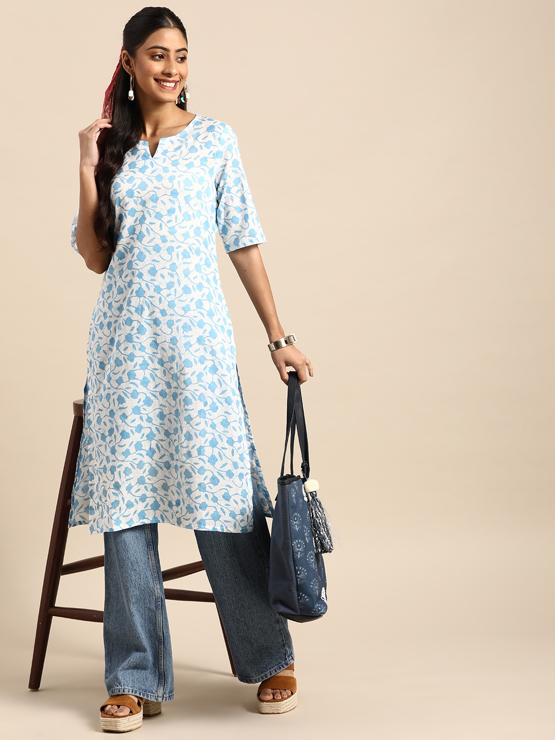 

Sangria Women Blue & White Printed Cotton Kurta