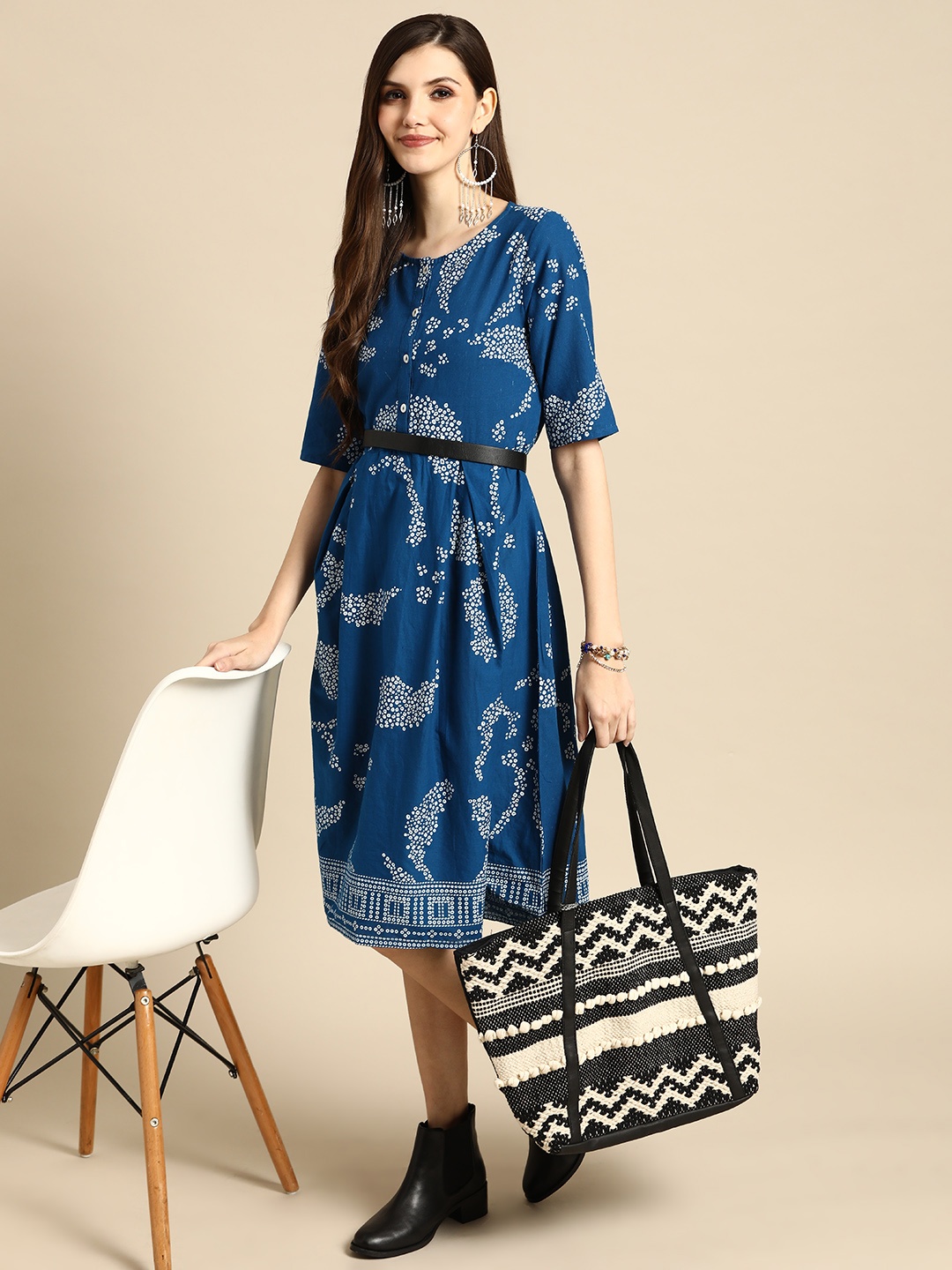 

Sangria Women Blue & White Printed Pure Cotton Ethnic Dress