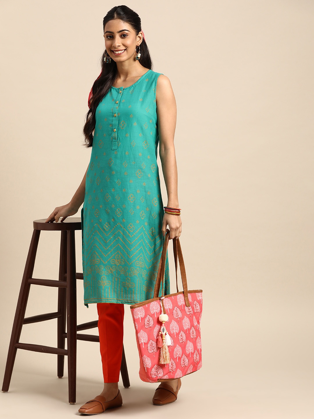 

Sangria Women Green & Orange Geometric Printed Kurta