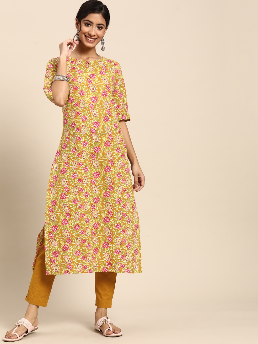 

Sangria Women Mustard Yellow & Pink Paisley Printed Pure Cotton Kurta with Trousers
