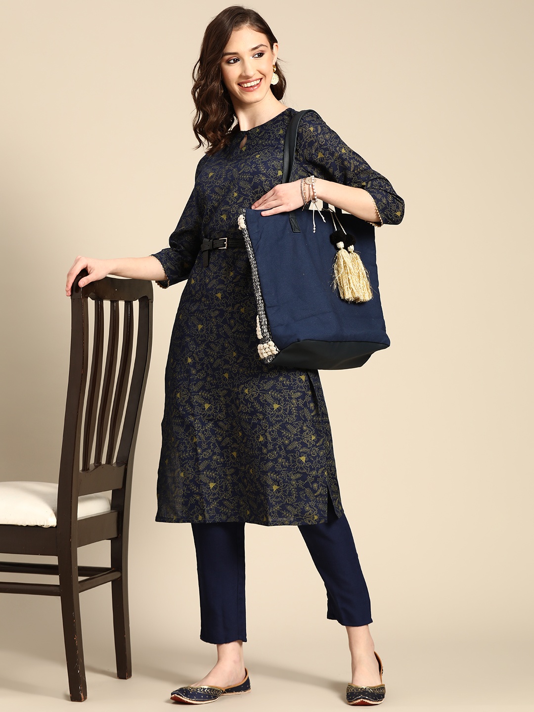 

Sangria Women Navy Blue & Green Ethnic Motifs Print Kurta With Trousers