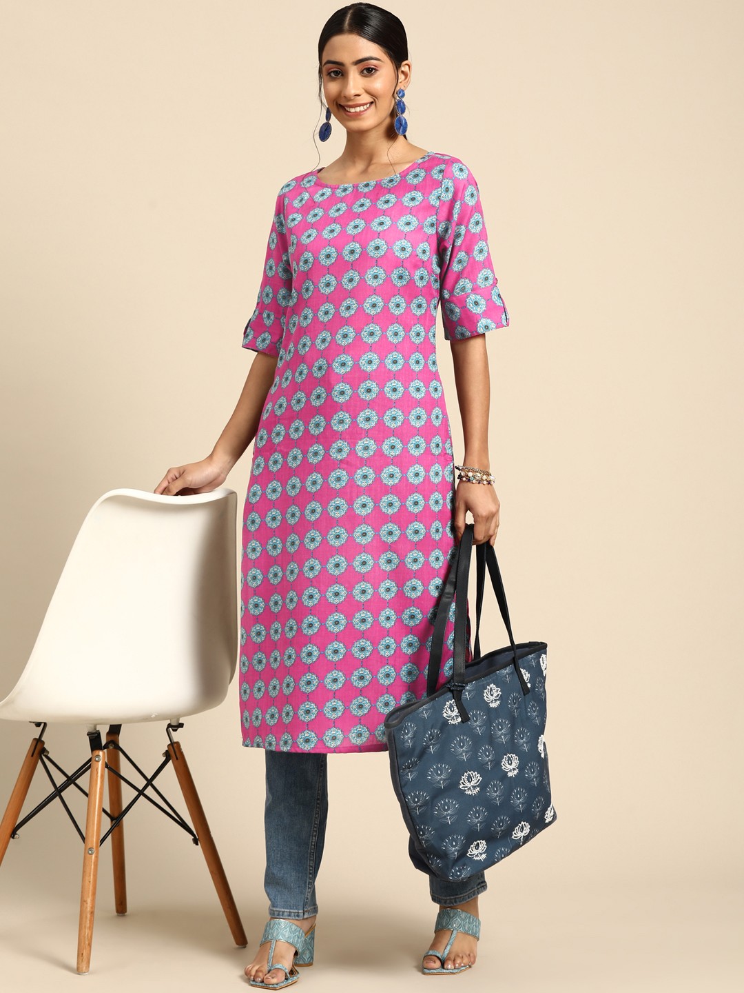 

Sangria Women Pink & Blue Ethnic Motifs Print Kurta