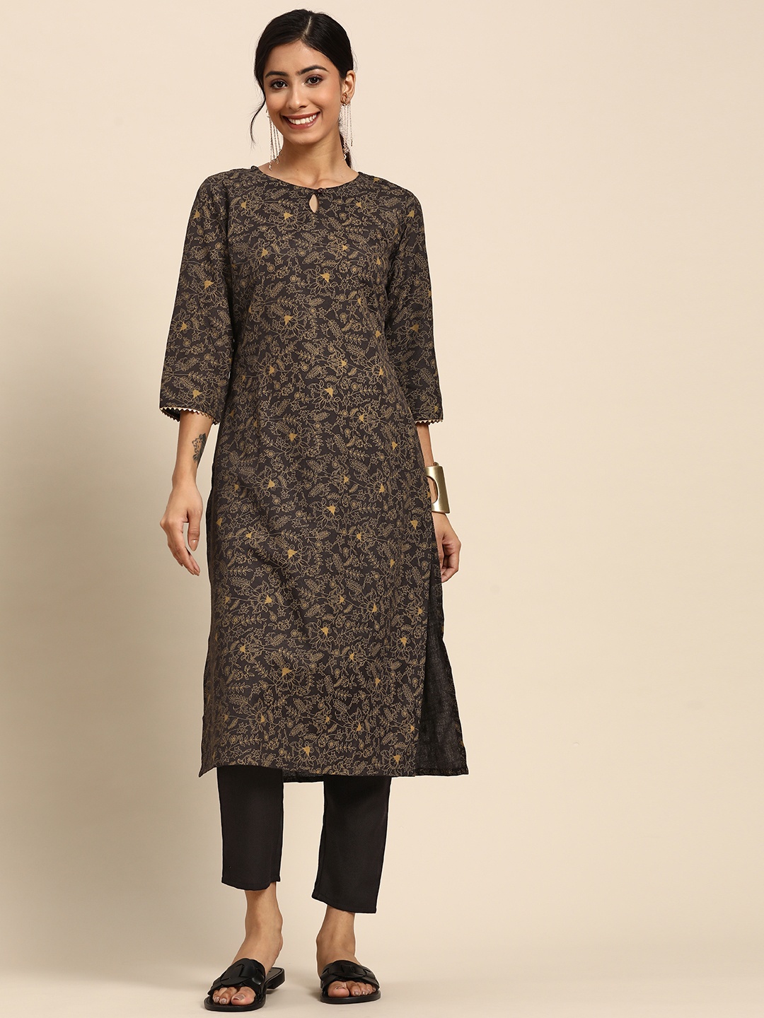 

Sangria Women Brown Ethnic Motifs Printed Kurta with Trousers