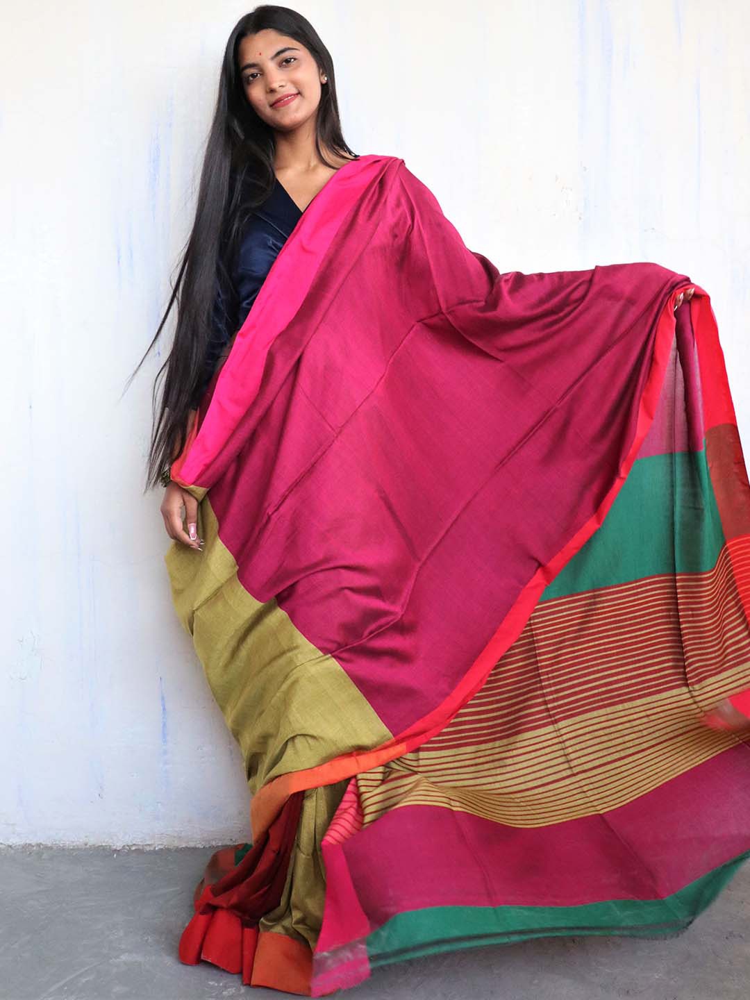 

Chidiyaa Pink & Green Colourblocked Saree