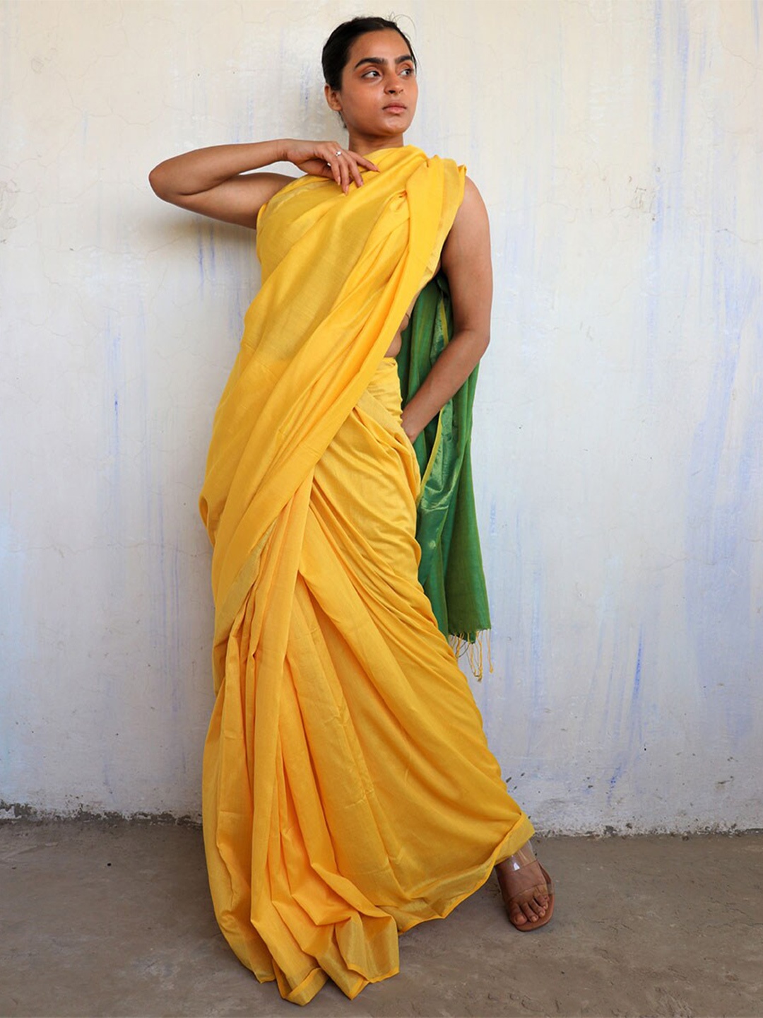 

Chidiyaa Yellow & Green Colourblocked Saree