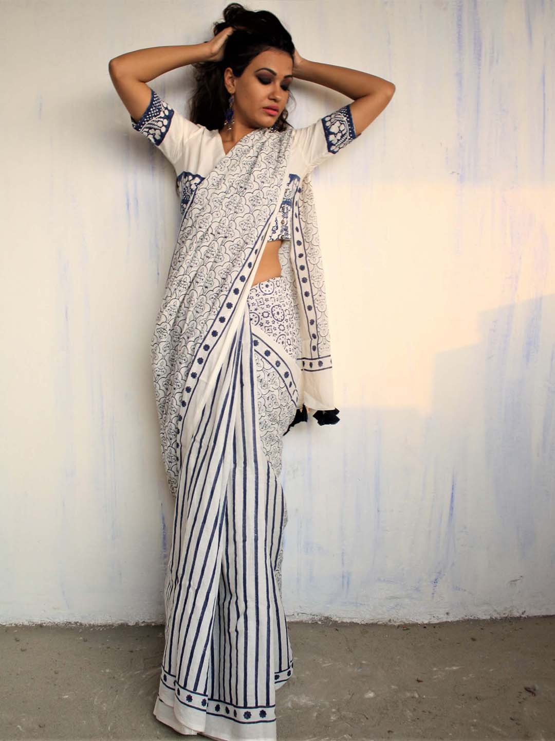 

Chidiyaa Blue & White Ethnic Motifs Pure Cotton Saree