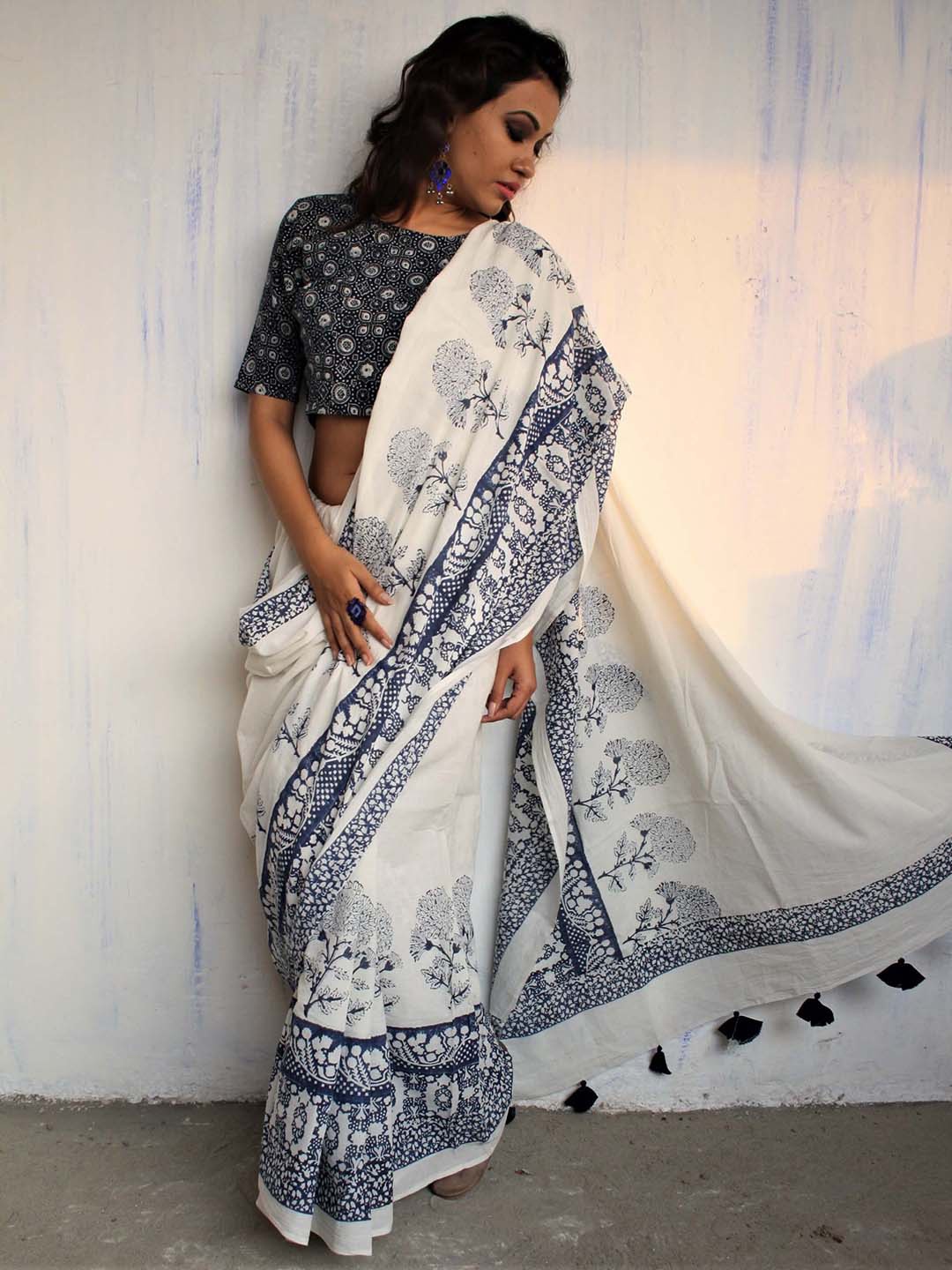 

Chidiyaa Blue & White Ethnic Motifs Pure Cotton Saree