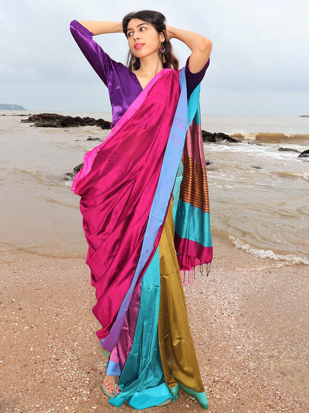 

Chidiyaa Magenta & Blue Colourblocked Saree