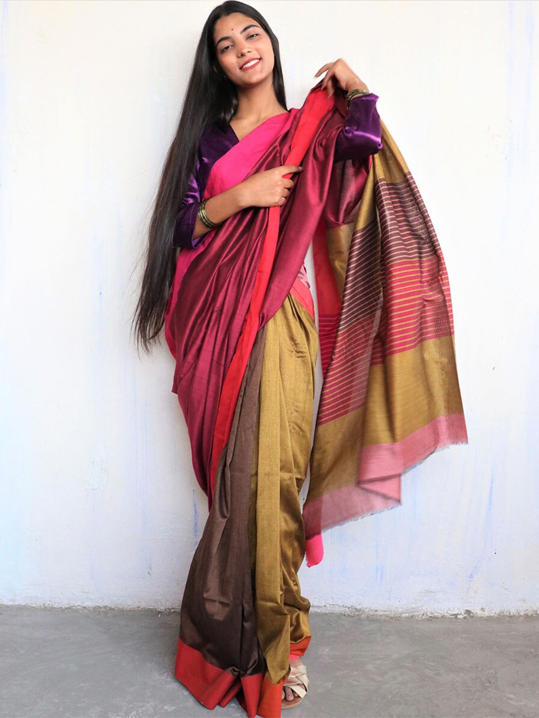 

Chidiyaa Maroon & Fuchsia Colourblocked Saree