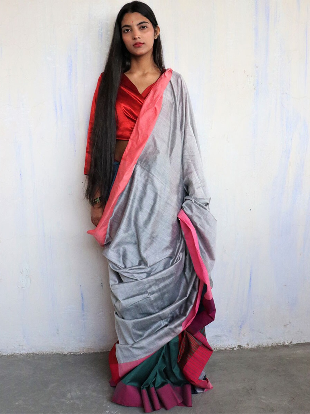 

Chidiyaa Green & Pink Colourblocked Saree