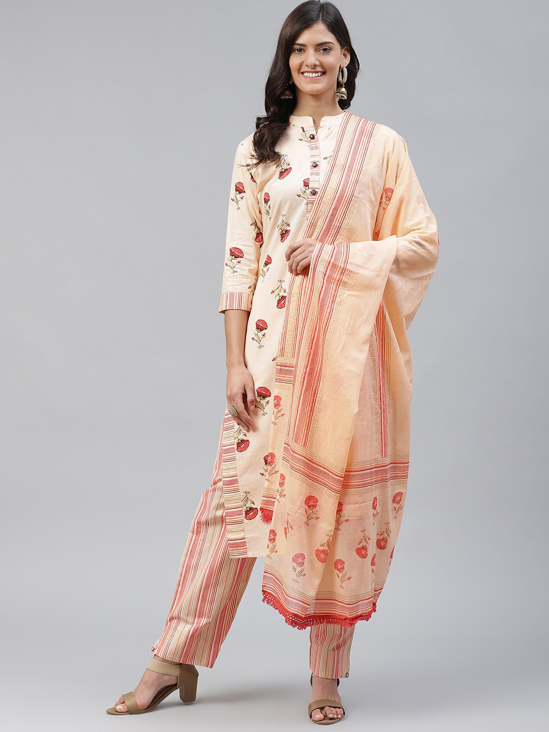 

HIGHLIGHT FASHION EXPORT Women Pink Floral Printed Kurta with Trousers & With Dupatta