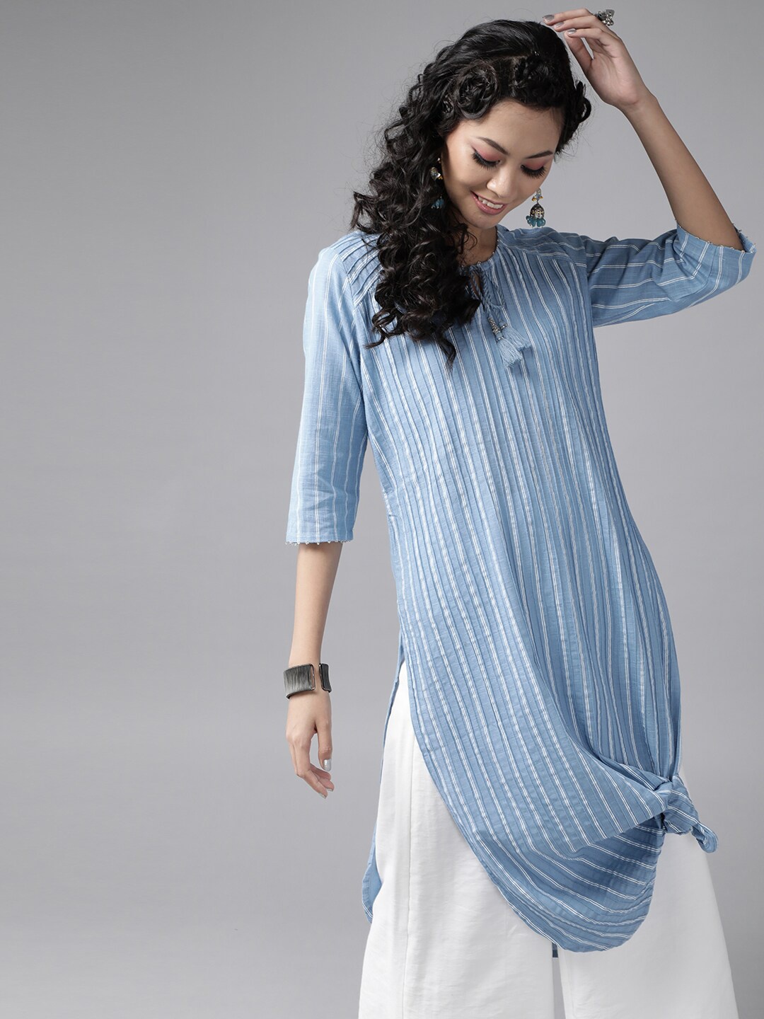 

Ishin Women Blue & White Striped Cotton Kurta
