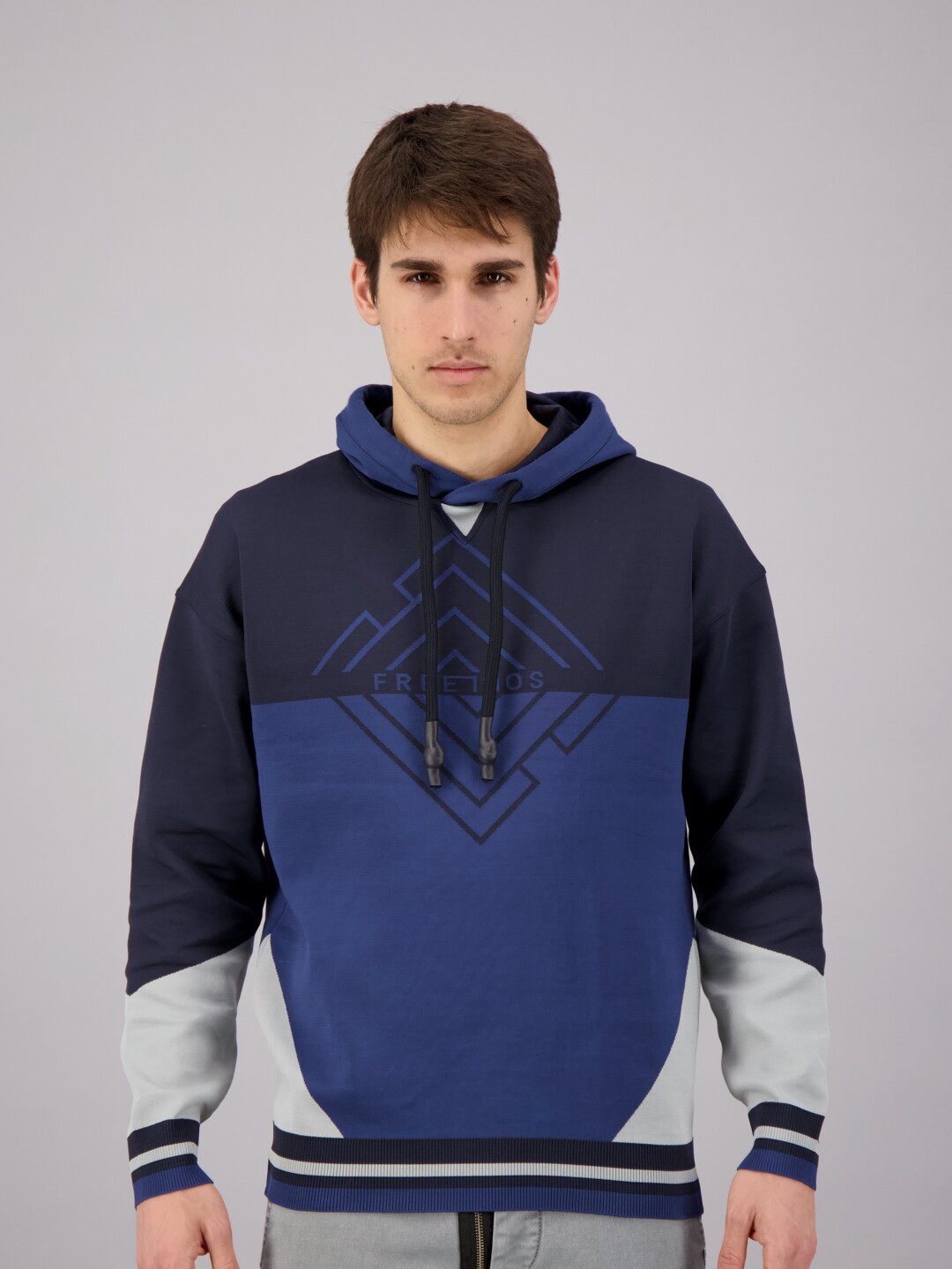 

FREESOUL Men Black & Navy Blue Colourblocked Sweatshirt