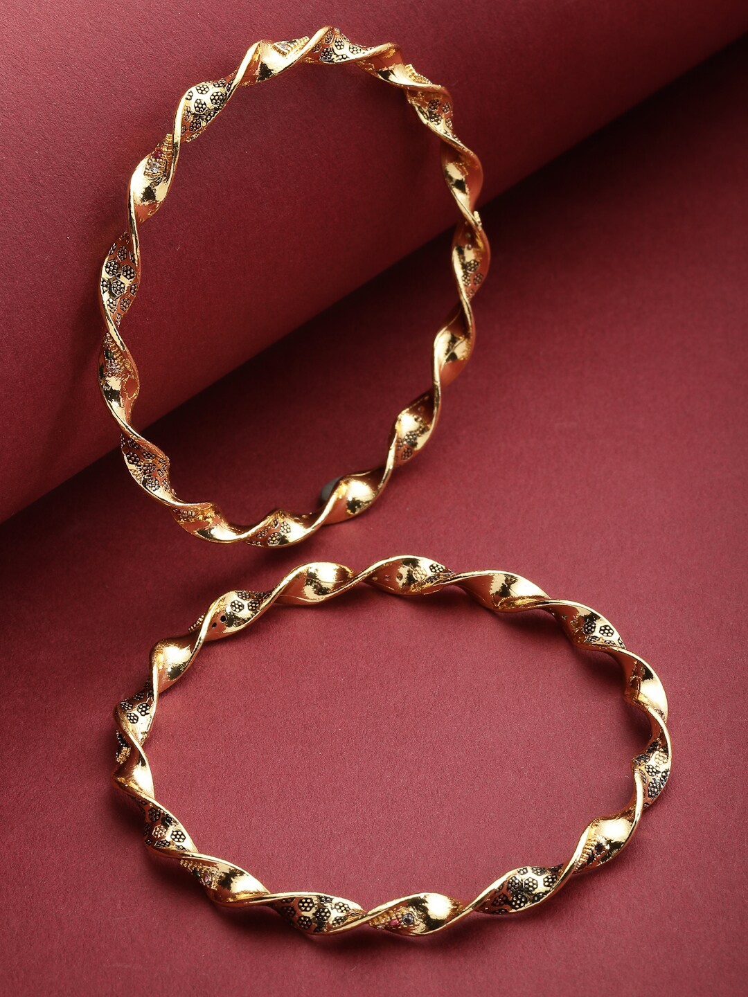 

VOGUE PANASH Women Set Of 2 Gold-Plated Bangles