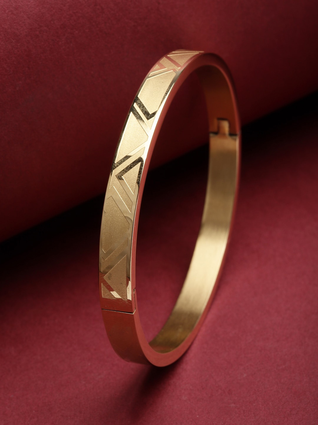 

PANASH Men Gold-Toned Brass Gold-Plated Kada Bracelet