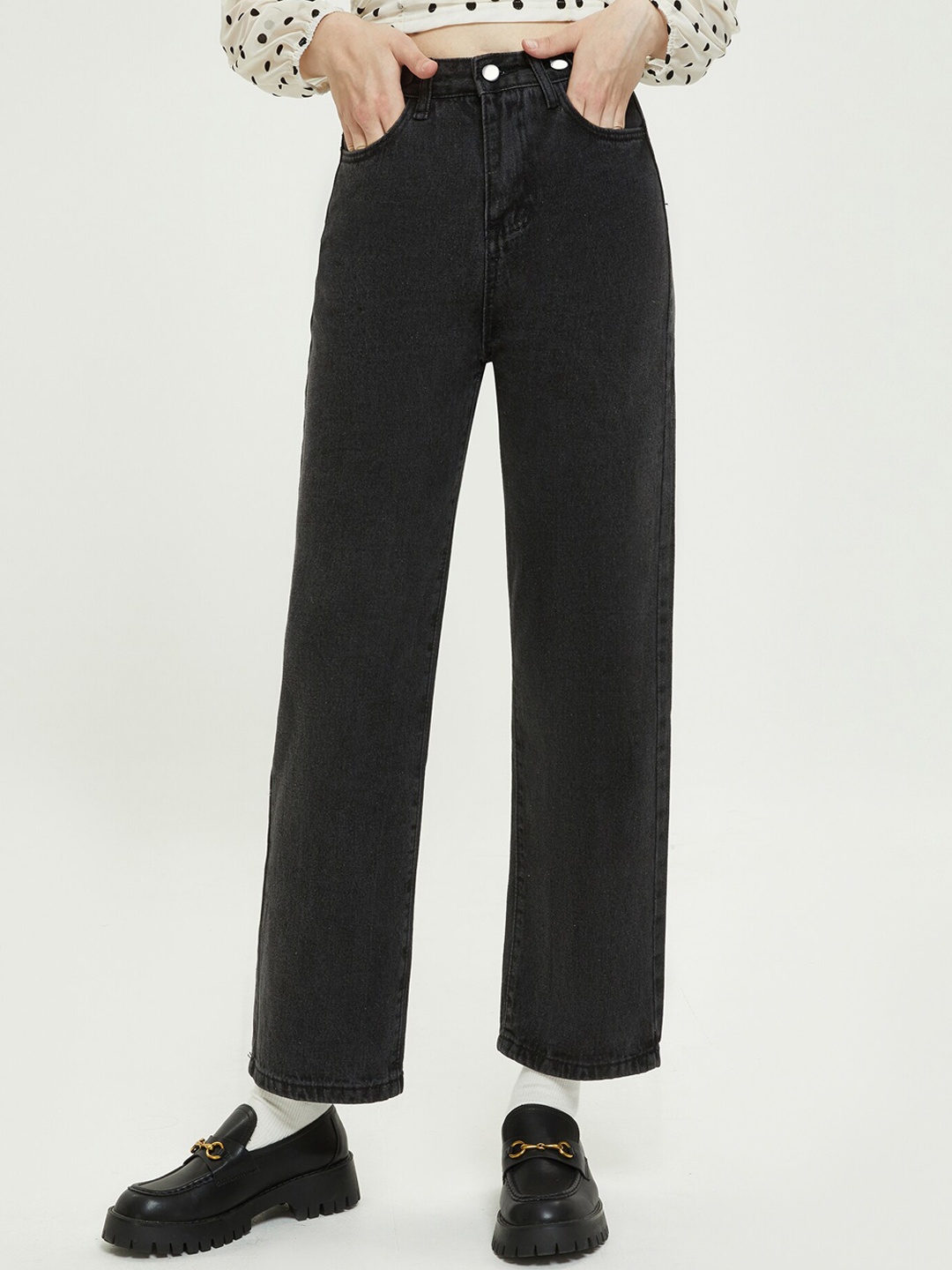 

URBANIC Women Black Solid Mid-Rise Wide Leg Jeans