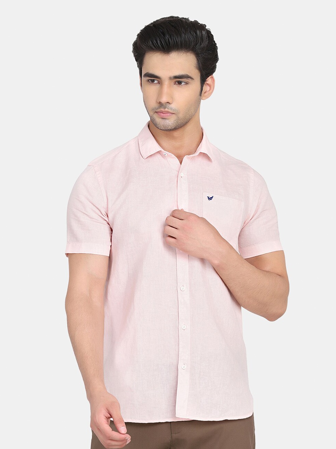 

Blackberrys Men Peach-Coloured Short Sleeves Slim Fit Casual Shirt
