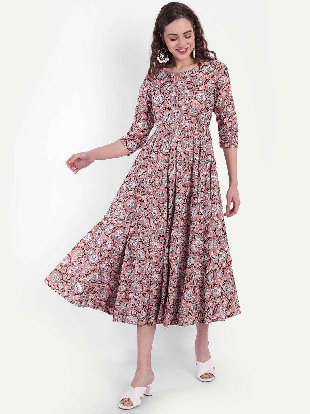 

SUTI Women Peach-Coloured Floral Printed Floral Anarkali Kurta