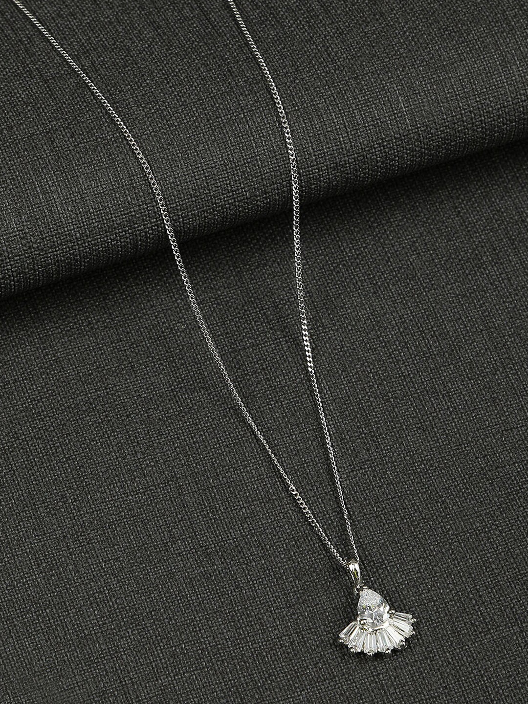 

AccessHer Silver-Toned & White Silver Silver-Plated Handcrafted Chain