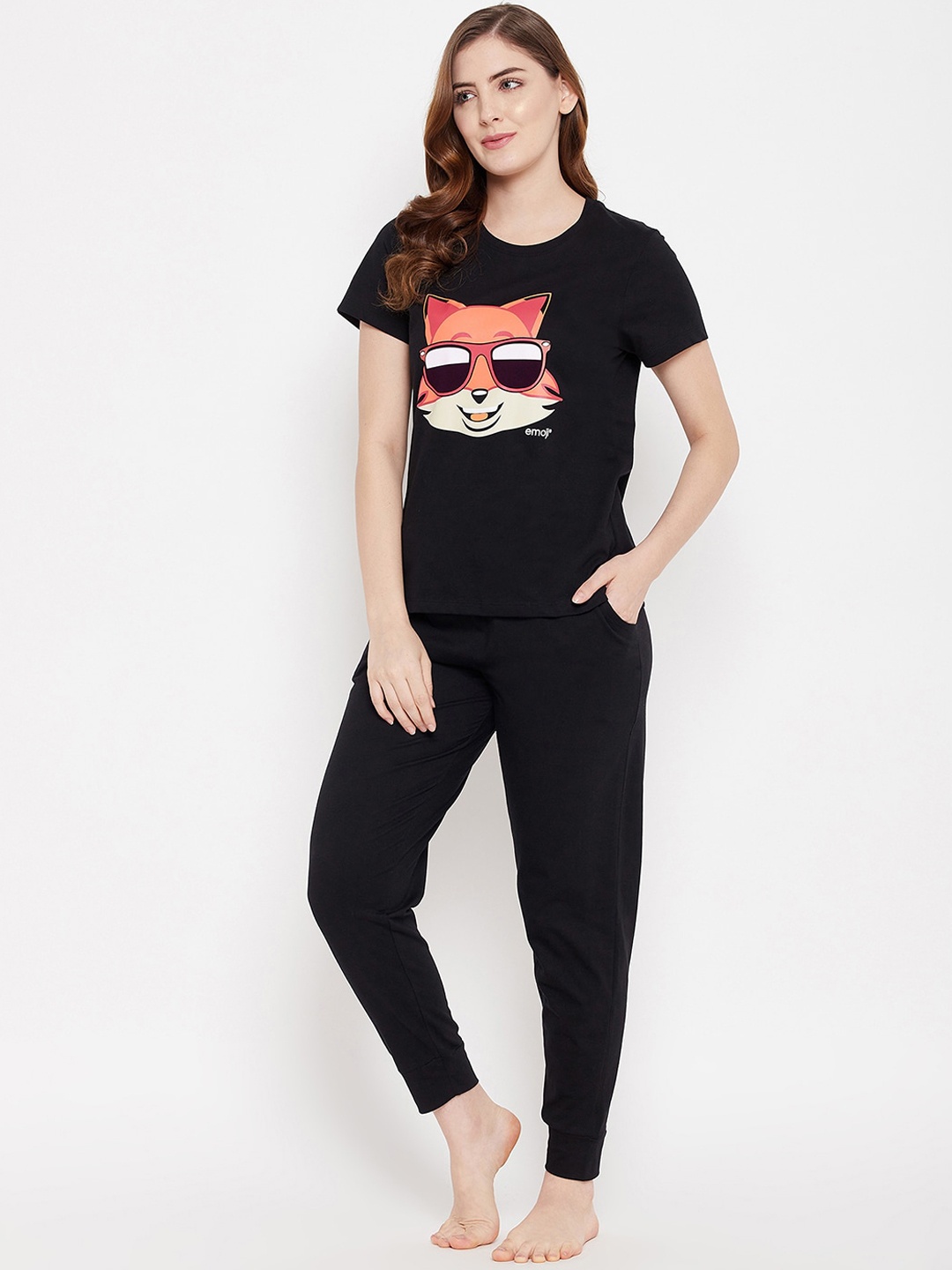 

Clovia Women Black & Orange Printed Night Suit