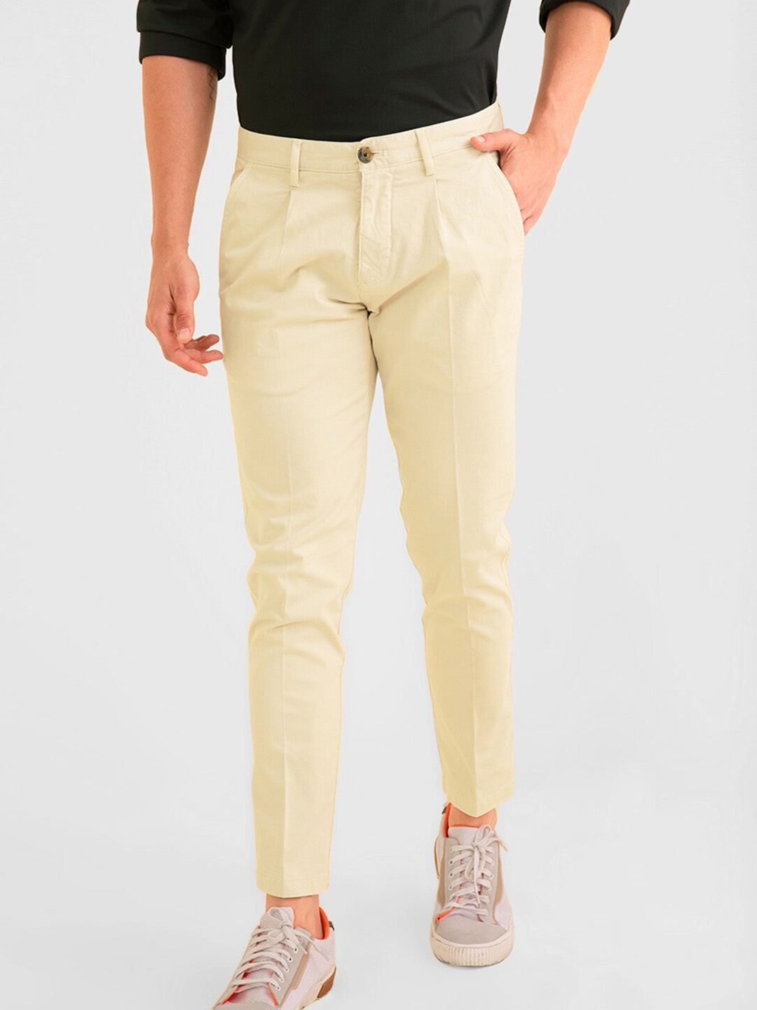 

Snitch Men Cream-Coloured Slim Fit Trousers