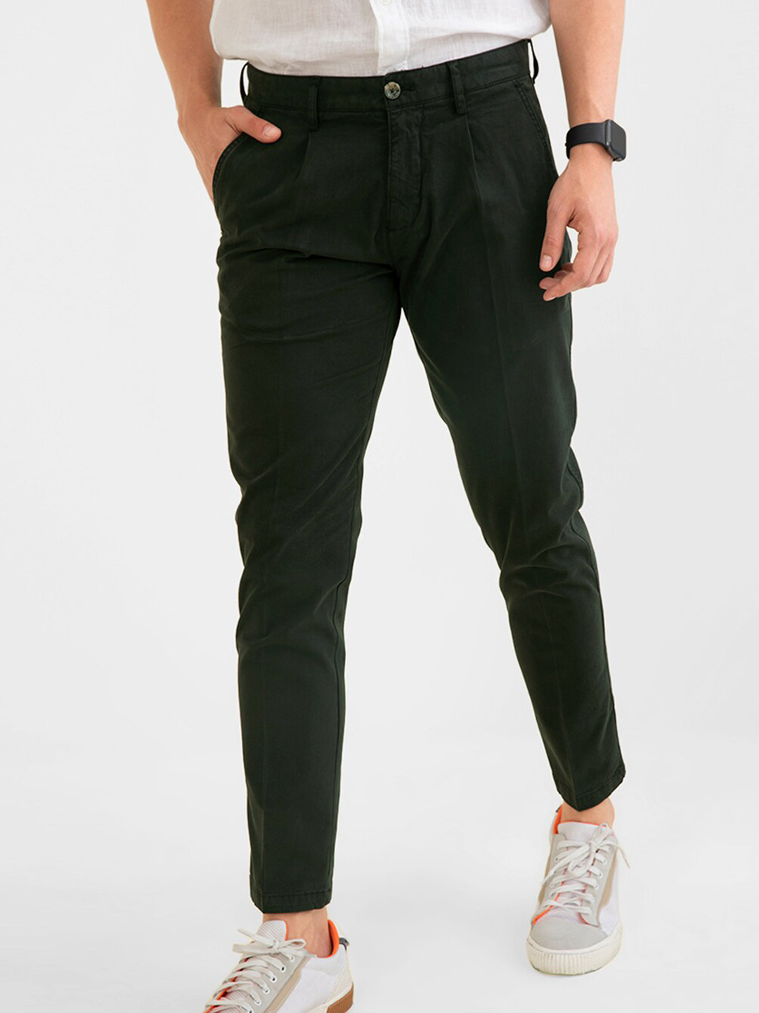 

Snitch Men Green Slim Fit Pleated Chinos Trousers