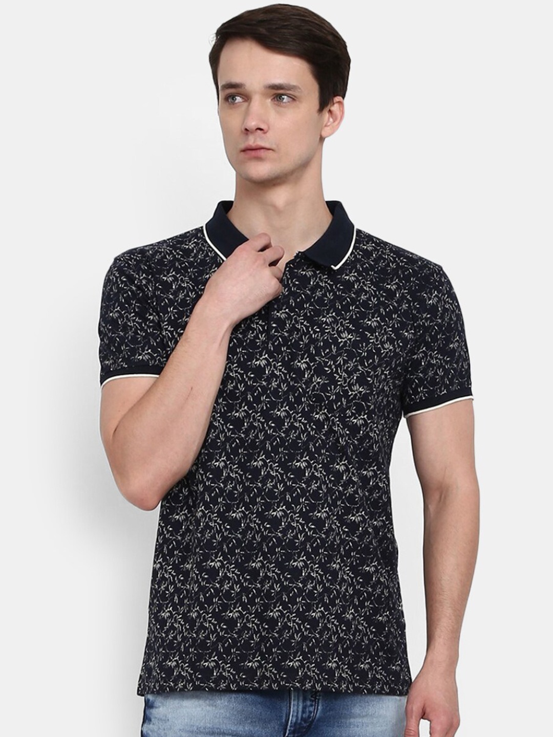 

V-Mart Men Navy Blue Floral Printed Polo Collar T-shirt