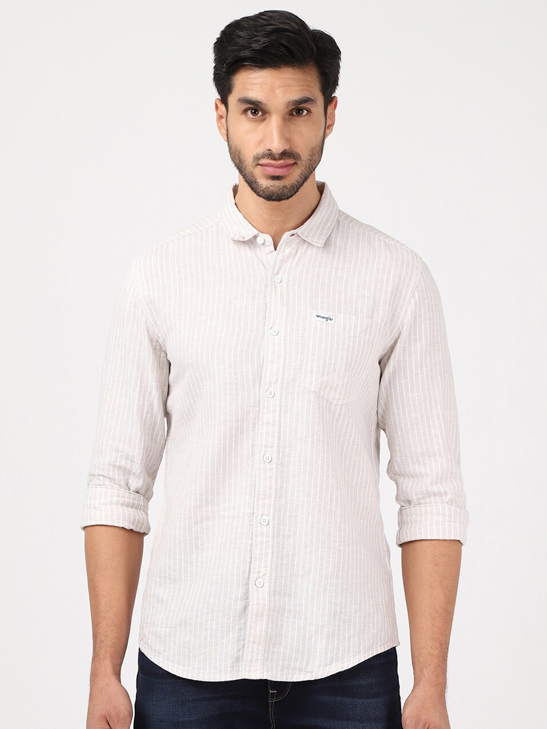 

Wrangler Men White Classic Slim Fit Striped Cotton Casual Shirt