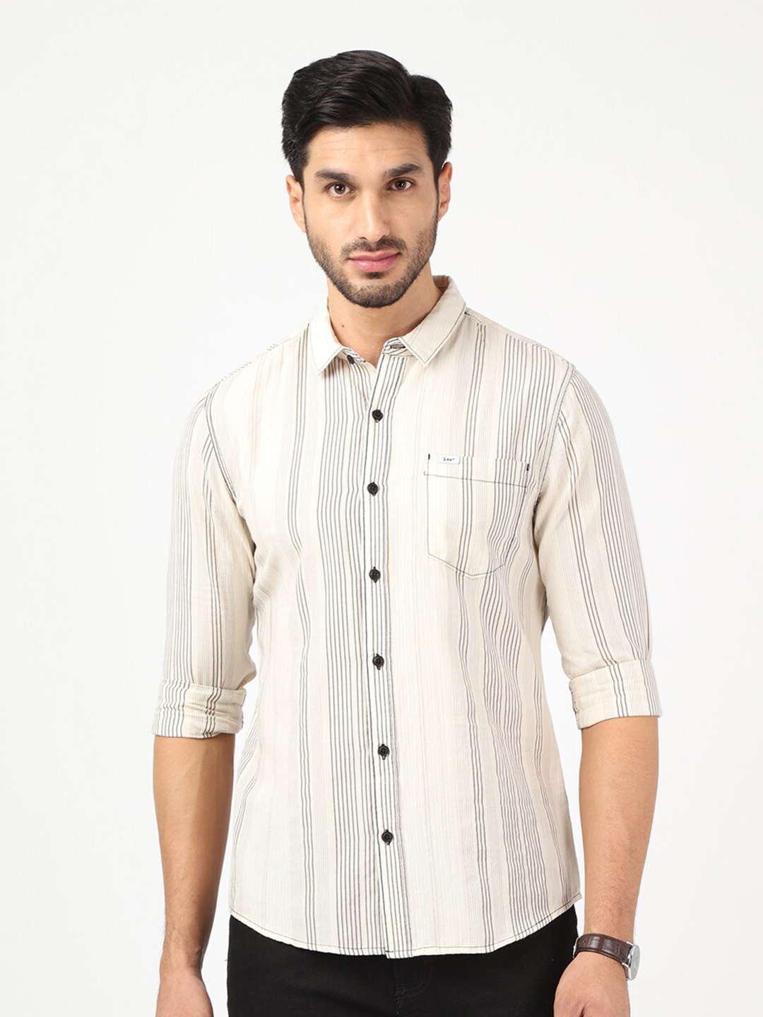 

Lee Men Beige Classic Slim Fit Striped Casual Shirt