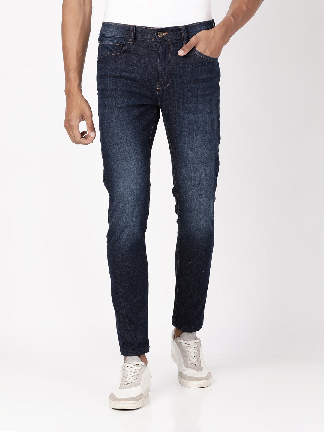 

Lee Men Blue Anton Relaxed Fit Light Fade Stretchable Jeans